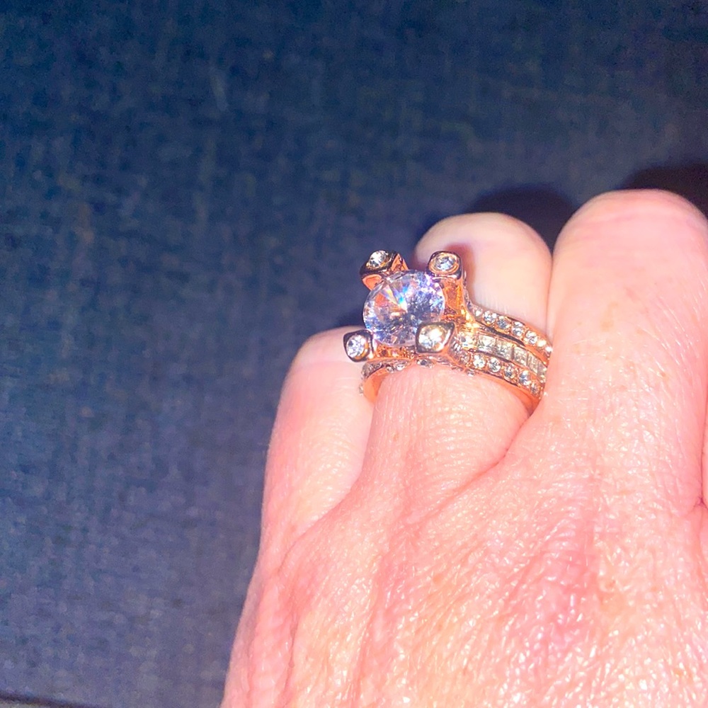 Gorgeous Rose Gold and Sterling CZ ring - Size 7.5